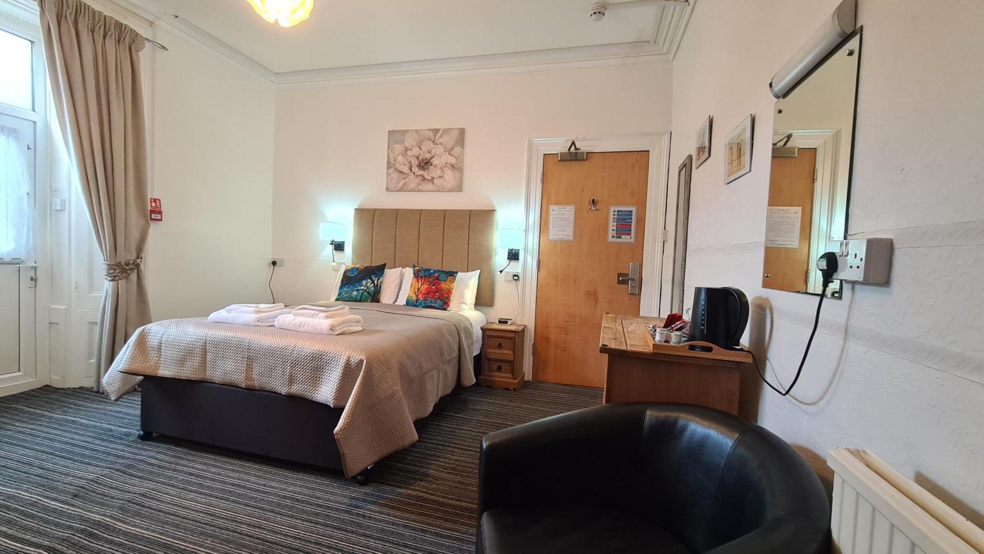 The Torland - Paignton Seafront - Free Parking, All Rooms En-Suite Dış mekan fotoğraf
